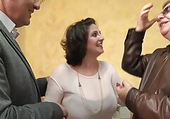 Ông cho một người bạn của mình bằng tay với miệng của game sex nhat ban mình.