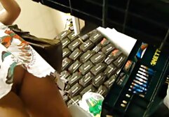 Mẹ hai cô game nhat sex gái trên mái hiên